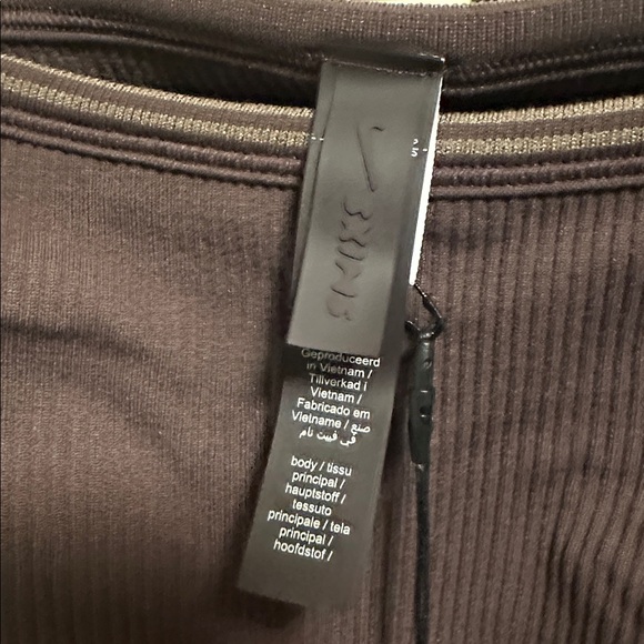 Skims x Nike Ribbed Seamless Cami - Picture 5 of 10